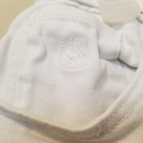 Gloria Vanderbilt Amanda Capri Women’s Size 16 White Denim Studded Pockets - Picture 3 of 8